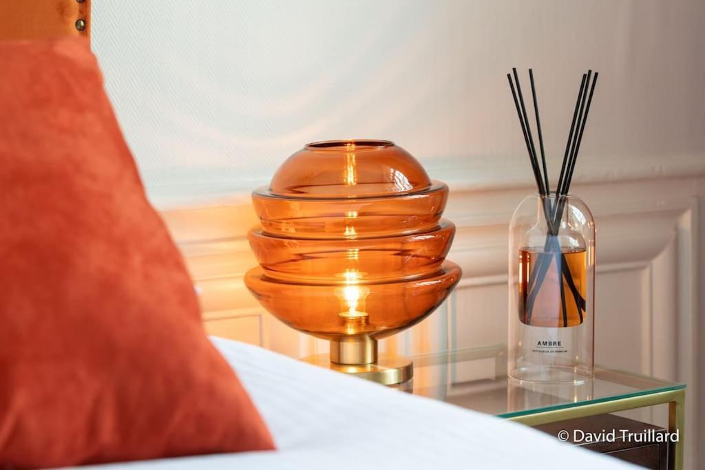 Suites Mana - Matahina Avec Vue Superbe Sur La Place Ducale Et Parking Prive Inclus Charleville-Mézières Eksteriør bilde