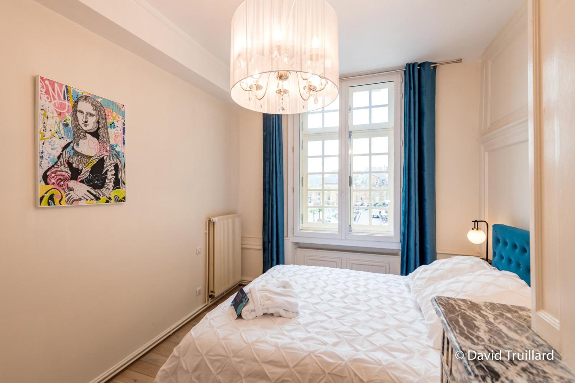 Suites Mana - Matahina Avec Vue Superbe Sur La Place Ducale Et Parking Prive Inclus Charleville-Mézières Eksteriør bilde