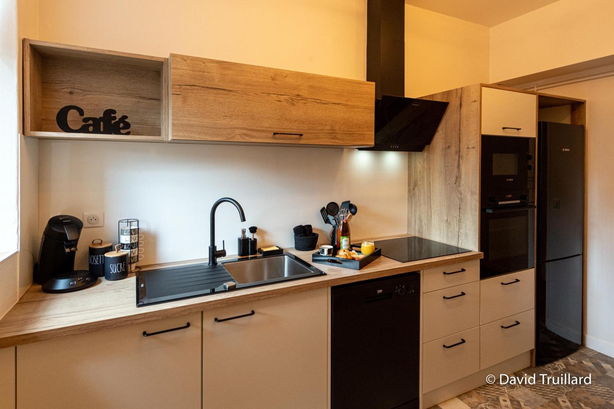 Suites Mana - Matahina Avec Vue Superbe Sur La Place Ducale Et Parking Prive Inclus Charleville-Mézières Eksteriør bilde