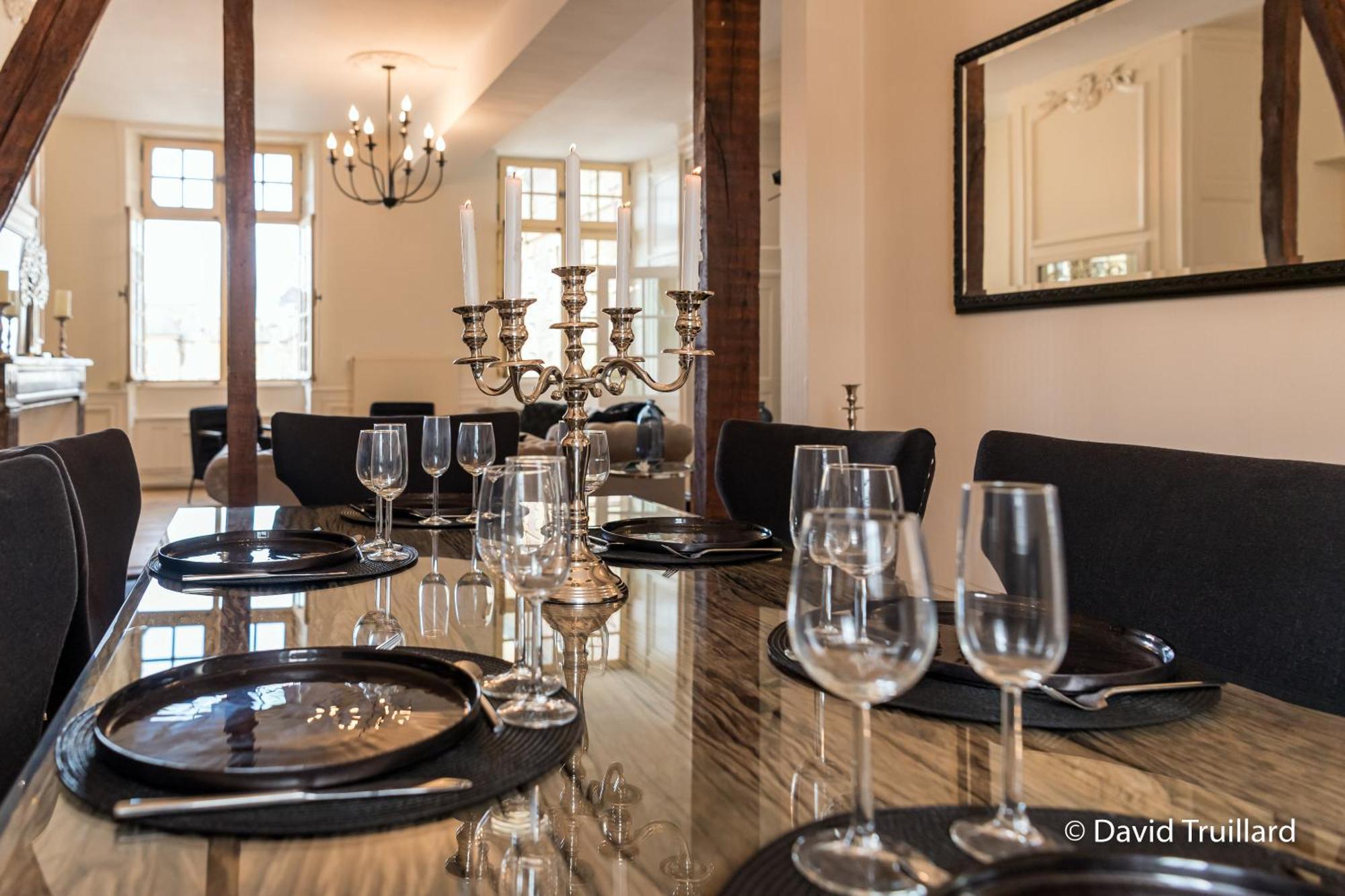 Suites Mana - Matahina Avec Vue Superbe Sur La Place Ducale Et Parking Prive Inclus Charleville-Mézières Eksteriør bilde