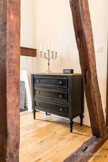 Suites Mana - Matahina Avec Vue Superbe Sur La Place Ducale Et Parking Prive Inclus Charleville-Mézières Eksteriør bilde