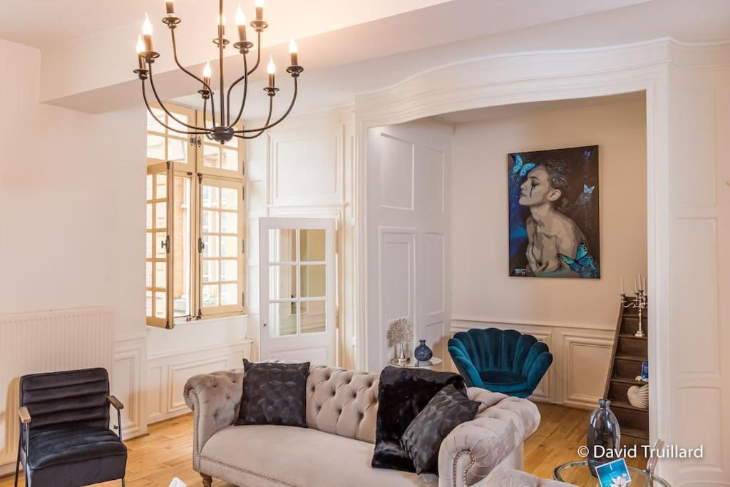 Suites Mana - Matahina Avec Vue Superbe Sur La Place Ducale Et Parking Prive Inclus Charleville-Mézières Eksteriør bilde